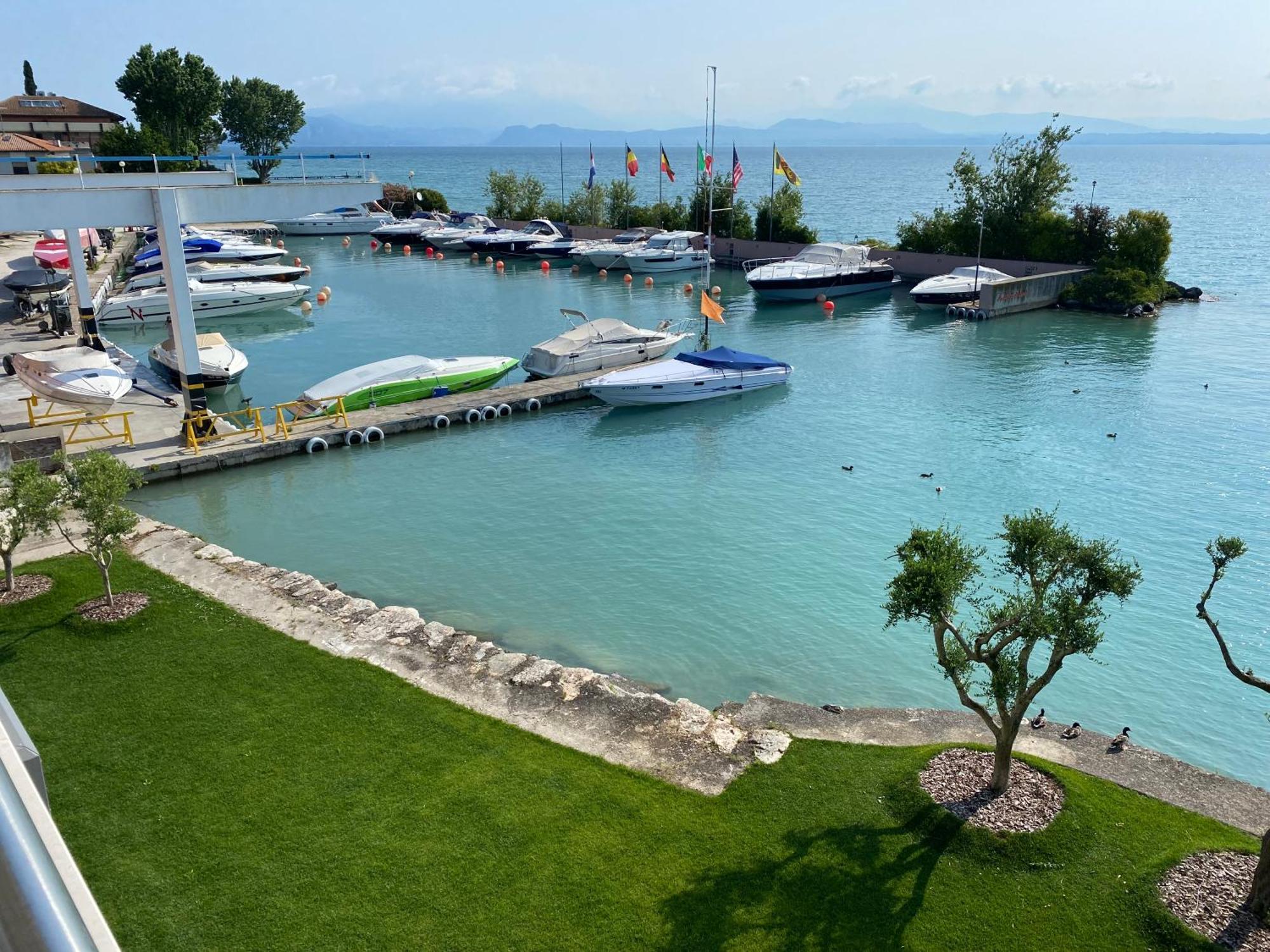 Sirmio Apartments - Darsena Stay Sirmione Extérieur photo