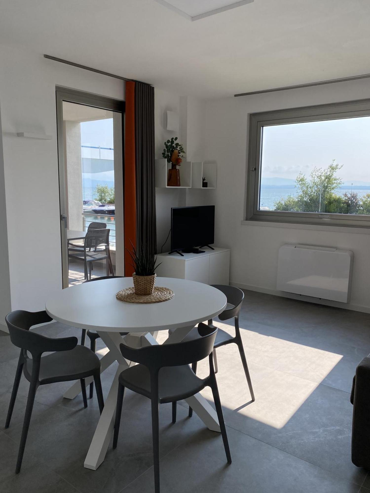 Sirmio Apartments - Darsena Stay Sirmione Extérieur photo