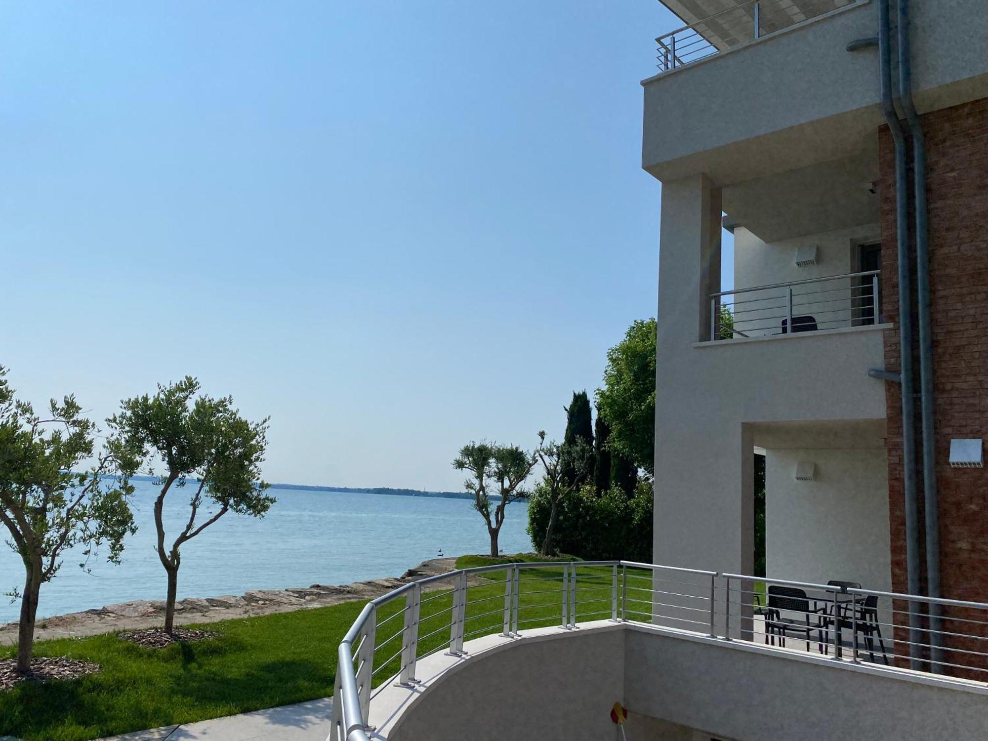 Sirmio Apartments - Darsena Stay Sirmione Extérieur photo