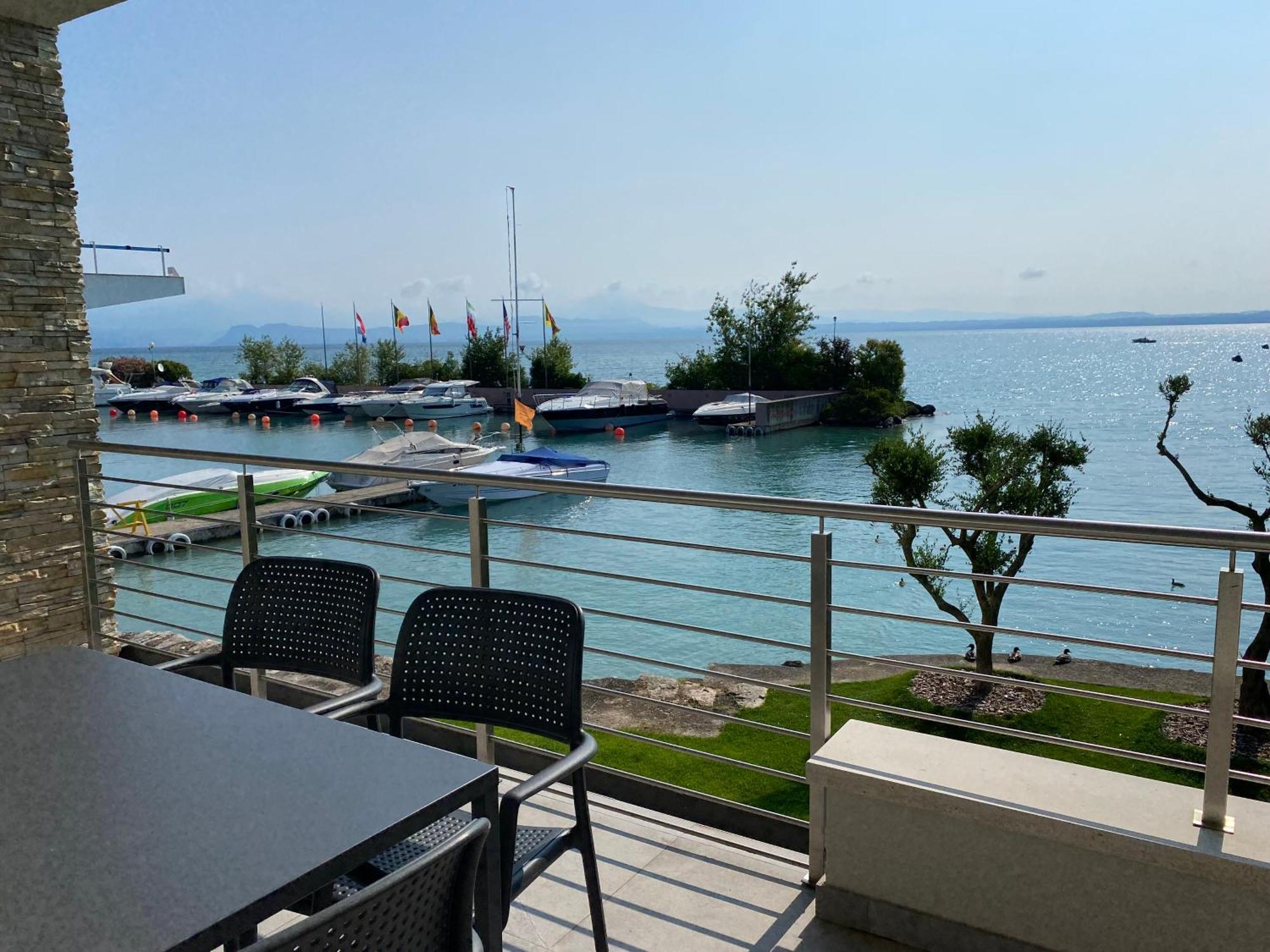 Sirmio Apartments - Darsena Stay Sirmione Extérieur photo